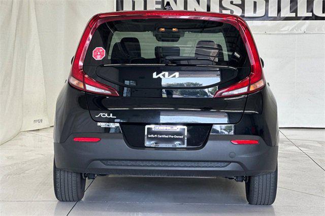 2022 kia soul lx