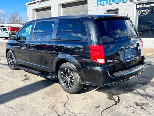 2017 dodge grand caravan gt