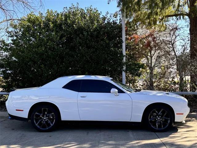 2023 dodge challenger sxt