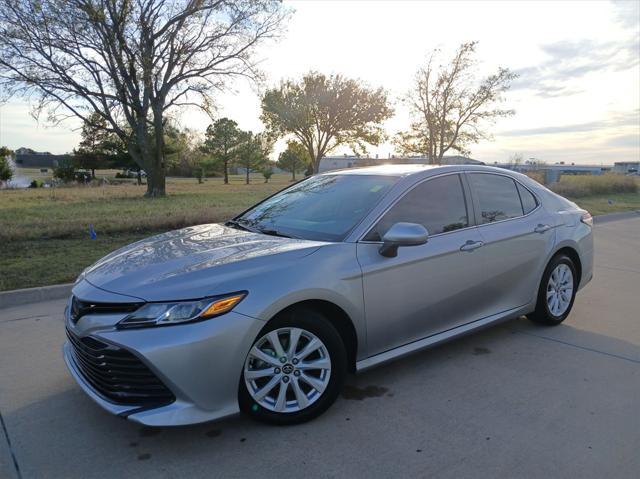 2020 toyota camry le