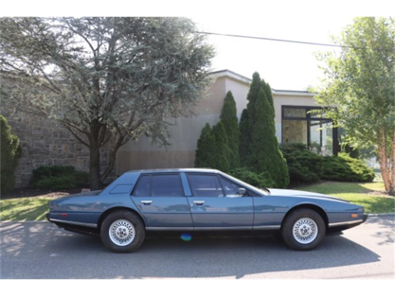 1984 aston martin lagonda