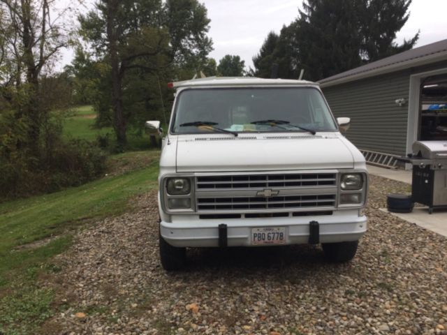 g30 van chevrolet