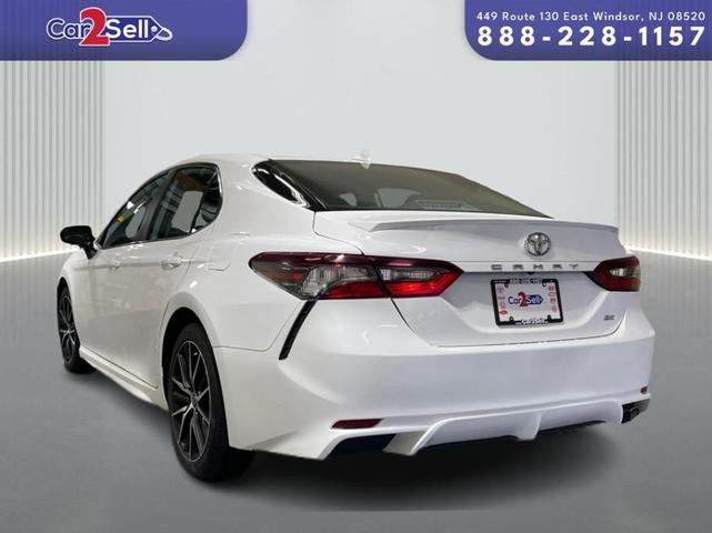 2021 toyota camry se