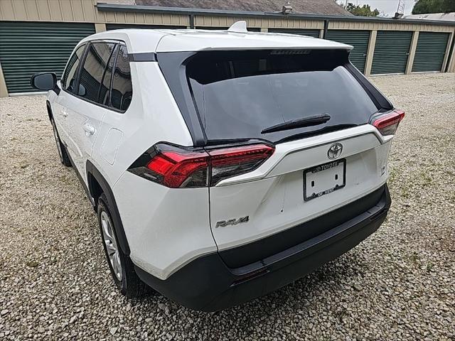 2022 toyota rav4 le
