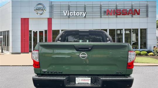 2024 Nissan Titan sv
