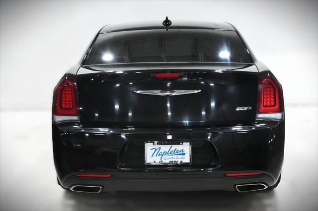 2019 chrysler 300 touring