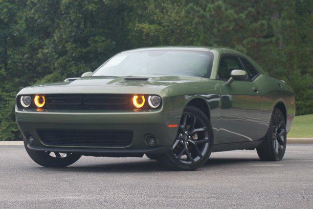 2022 dodge challenger sxt