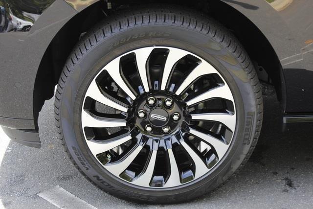 2024 lincoln navigator l black label