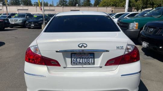 2010 Infiniti M