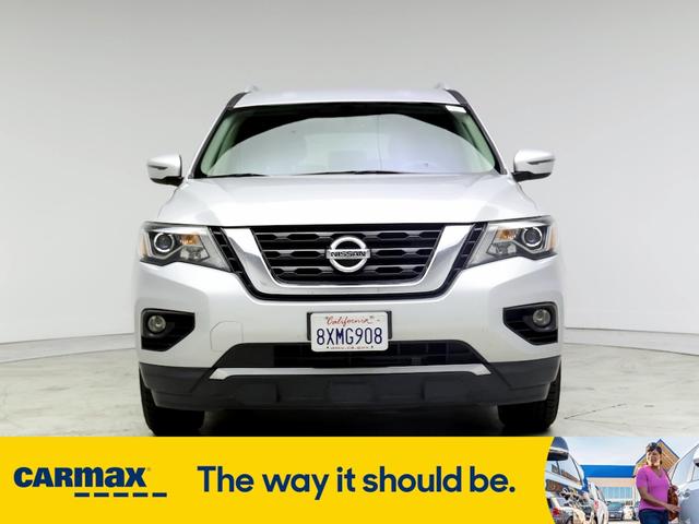 2020 nissan pathfinder sv
