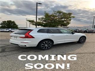 2024 Volvo XC60 b5 plus dark theme