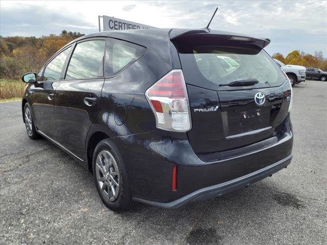 2017 toyota prius v four