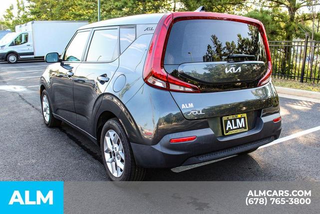 2022 kia soul lx