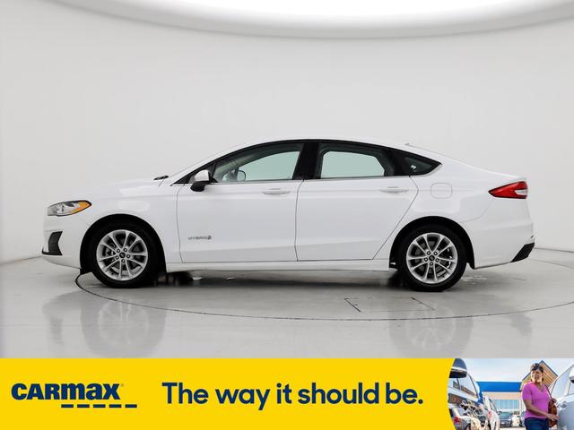 2019 ford fusion hybrid se