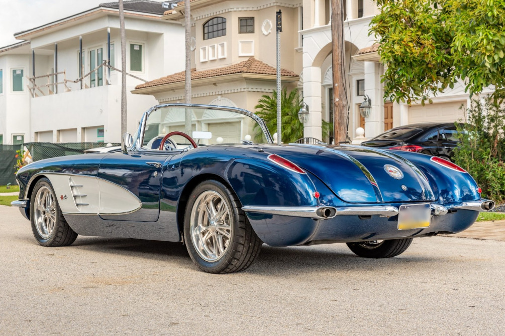 1958 chevrolet corvette 6-speed