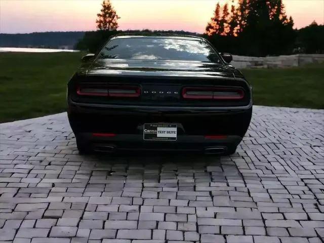 2015 dodge challenger sxt