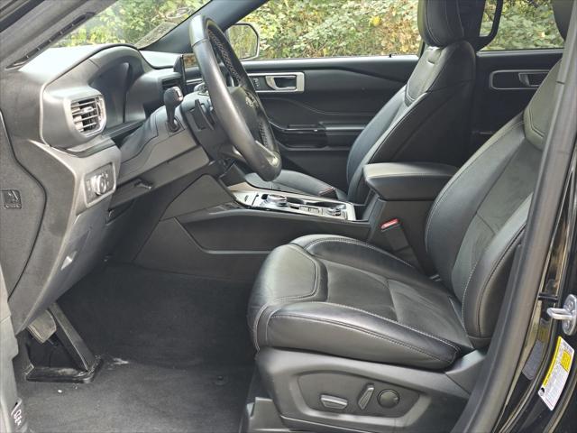 2022 ford explorer st