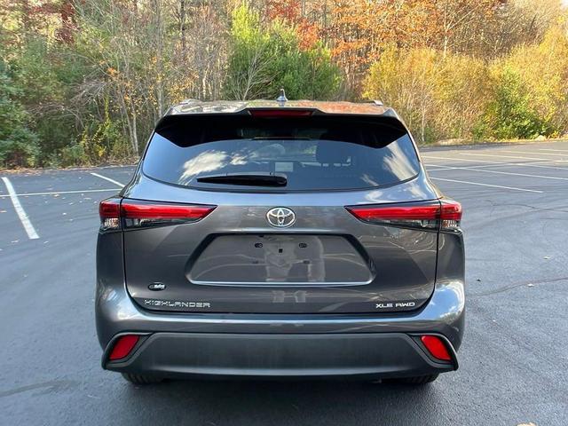 2021 toyota highlander xle