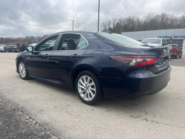 2021 toyota camry le
