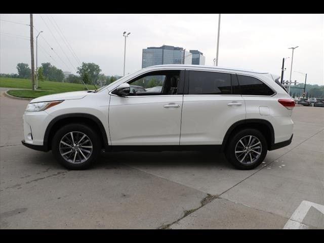 2019 toyota highlander xle in overland park, kansas