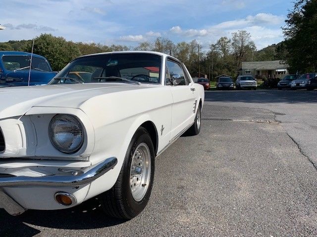 1966 ford mustang cpe , white, 6cyl ,auto , no reserve . look !