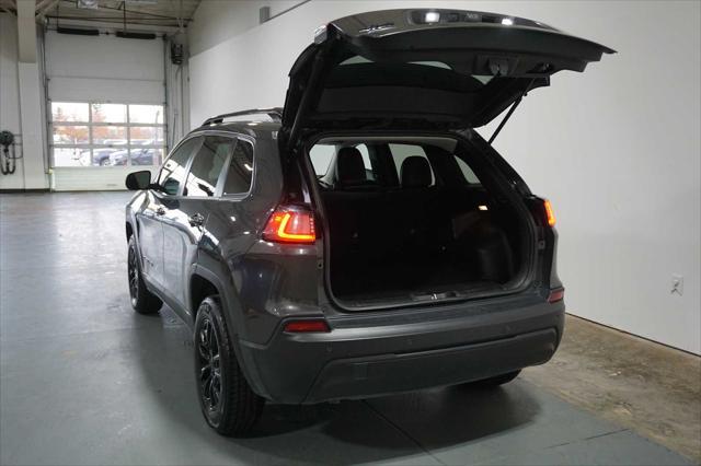 2023 jeep cherokee altitude lux