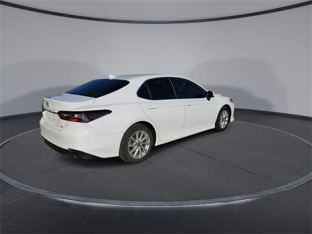 2022 toyota camry le
