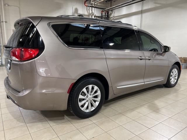 2018 chrysler pacifica touring-l plus