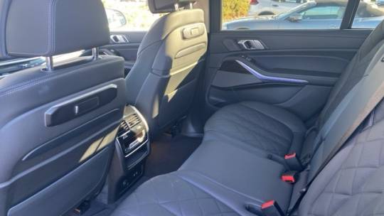 2025 BMW X7