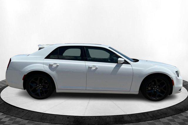 2022 chrysler 300 s
