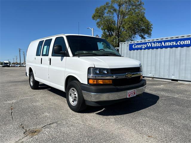 2022 chevrolet express 2500 rwd 2500 regular wheelbase wt