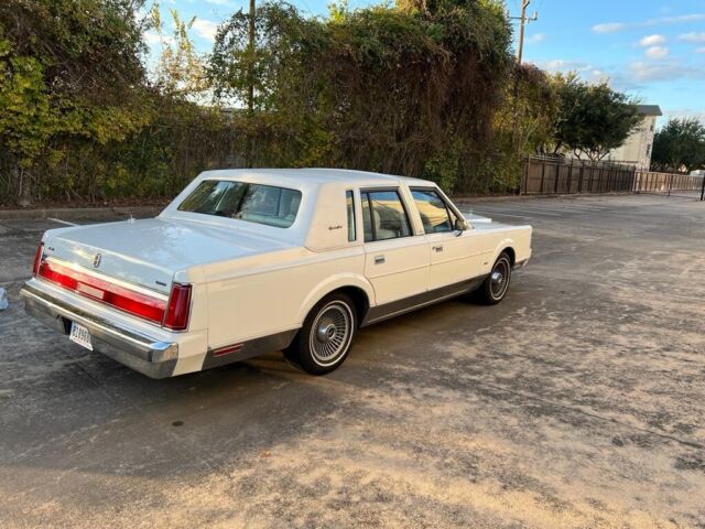 1987 lincoln town car sedan white rwd automatic signature