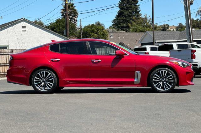 2019 kia stinger base