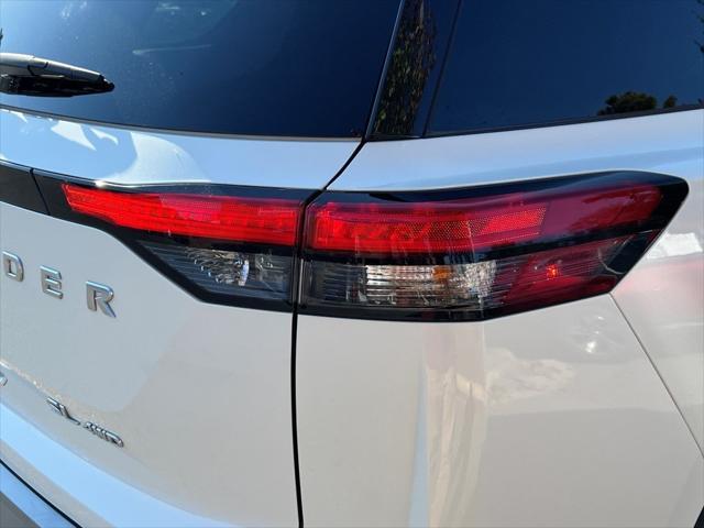 2022 nissan pathfinder sl 4wd
