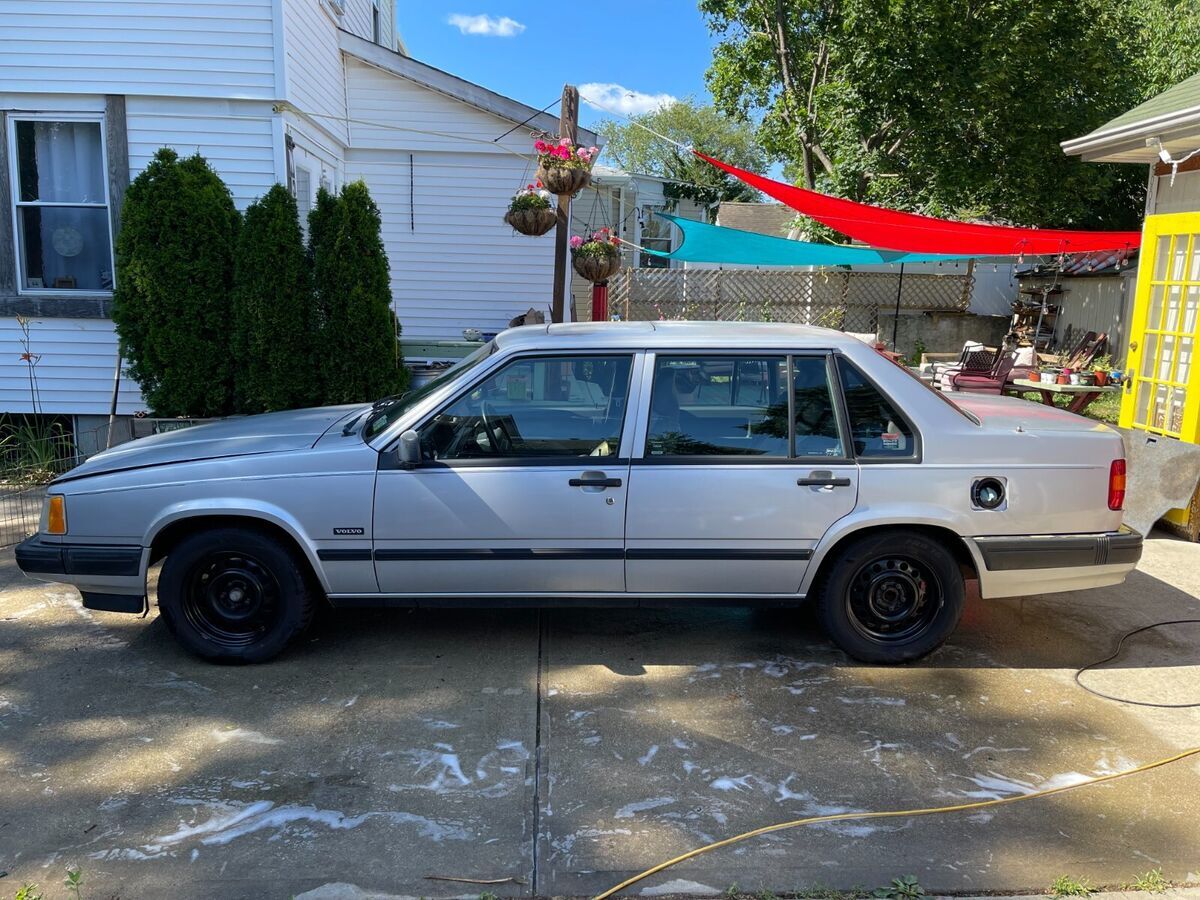 1992 volvo 940 - turbo 2.4 liter - rare fully garaged - many extra parts