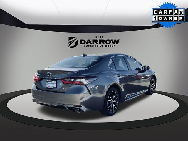 2022 toyota camry se
