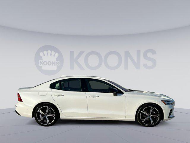 2024 volvo s60 plus dark theme