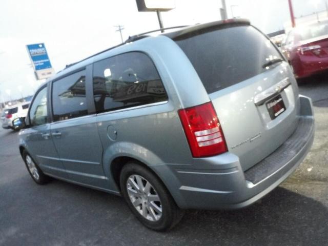 2008 chrysler town & country in omaha, nebraska
