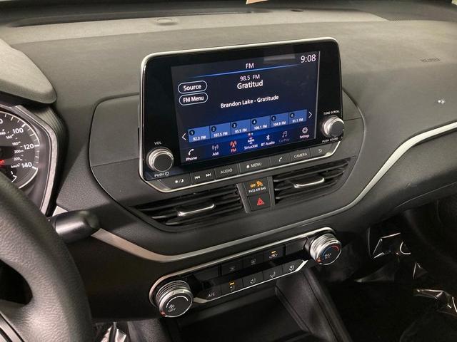 2022 nissan altima 2.5 sv