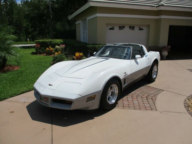1982 corvette gorgeous color combination outstanding corvette ! sharp car