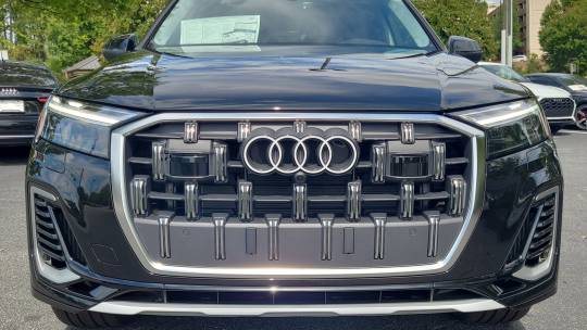 2025 Audi Q7 55 premium plus
