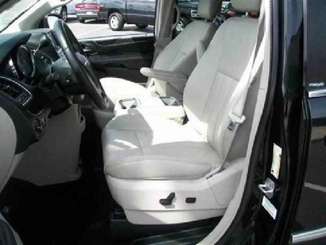 2013 chrysler town & country touring in davis, ca