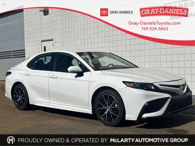 2023 toyota camry se