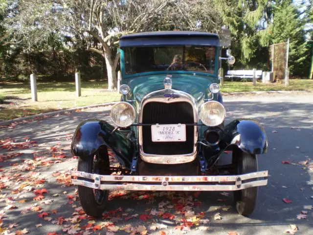 1928 ford 2 door sedan