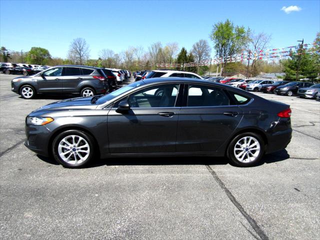 2020 ford fusion se