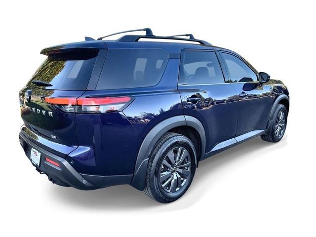 2022 nissan pathfinder sv