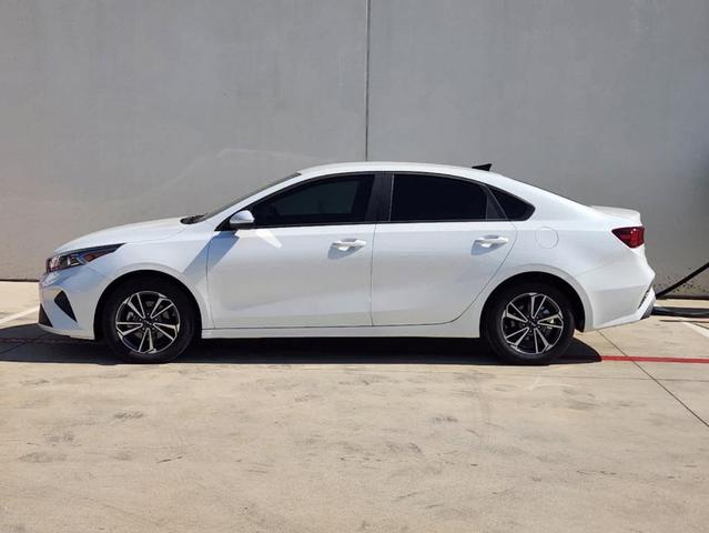 2024 kia forte lxs