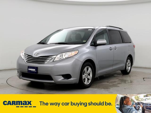 2017 toyota sienna le