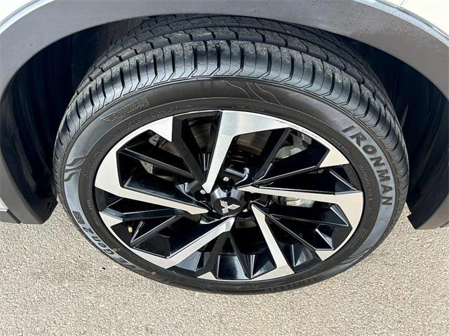 2022 mitsubishi outlander se