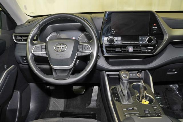 2023 toyota highlander le